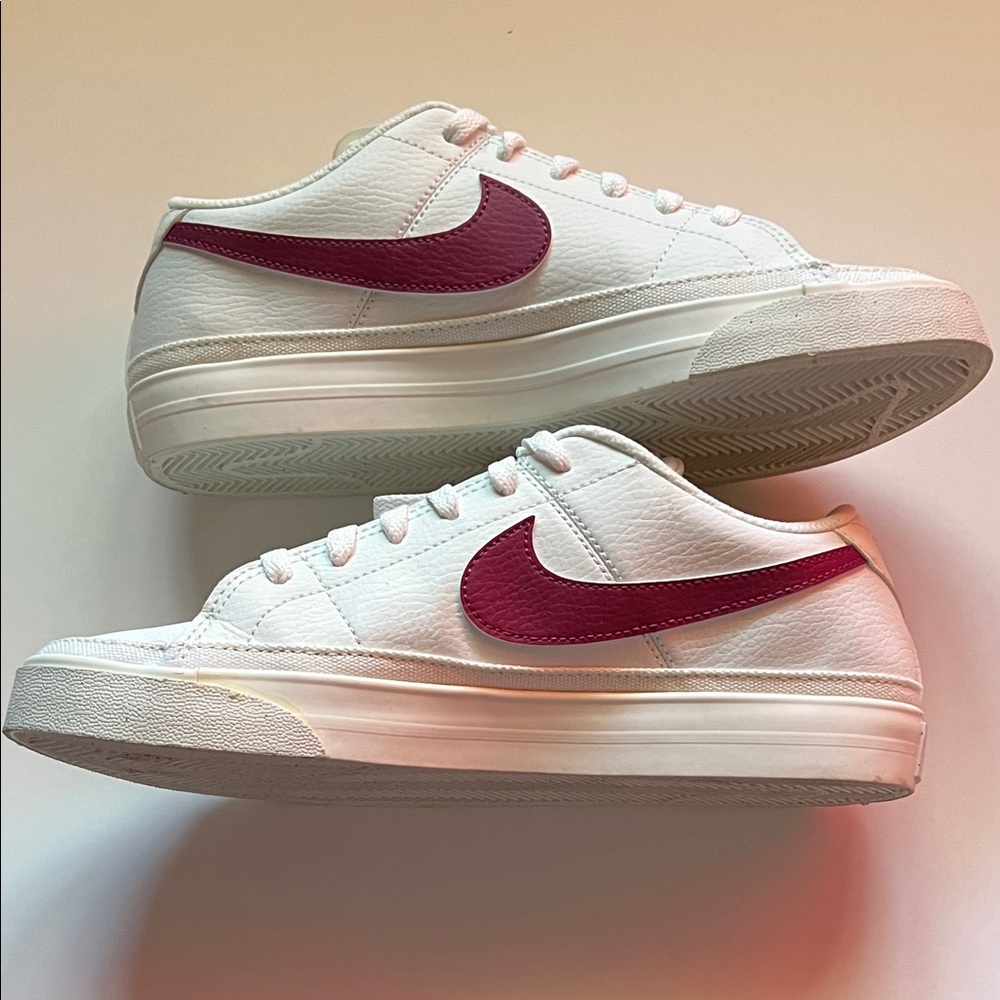 Nike Women's White and Maroon Sneakers - Picture 4 of 7